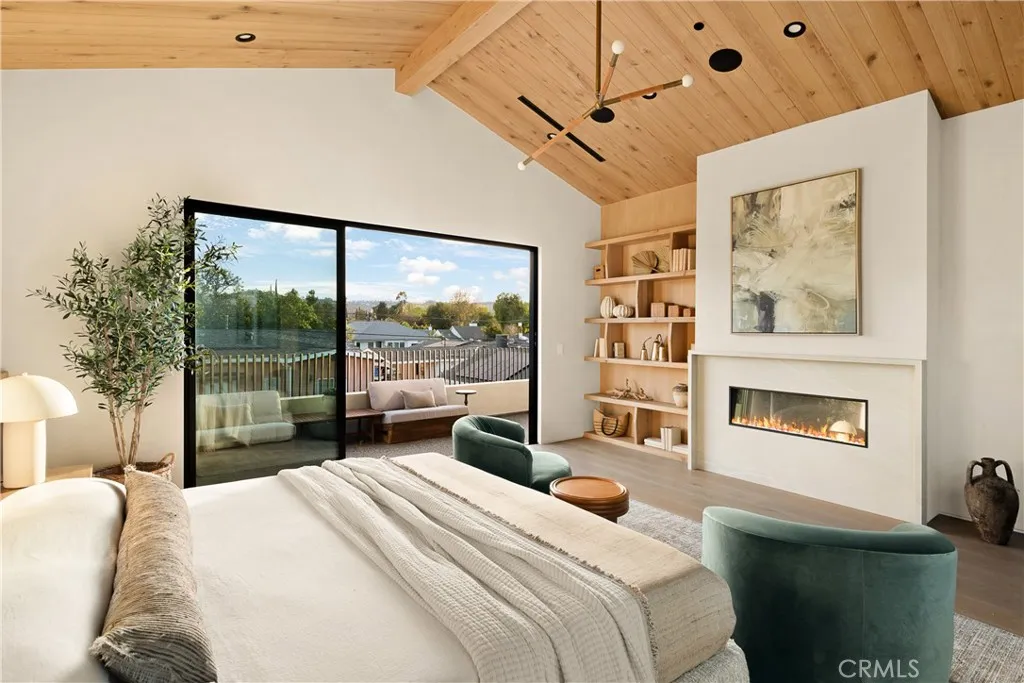 11556 Blix Street, Valley Village, California 91602 home-pic-33